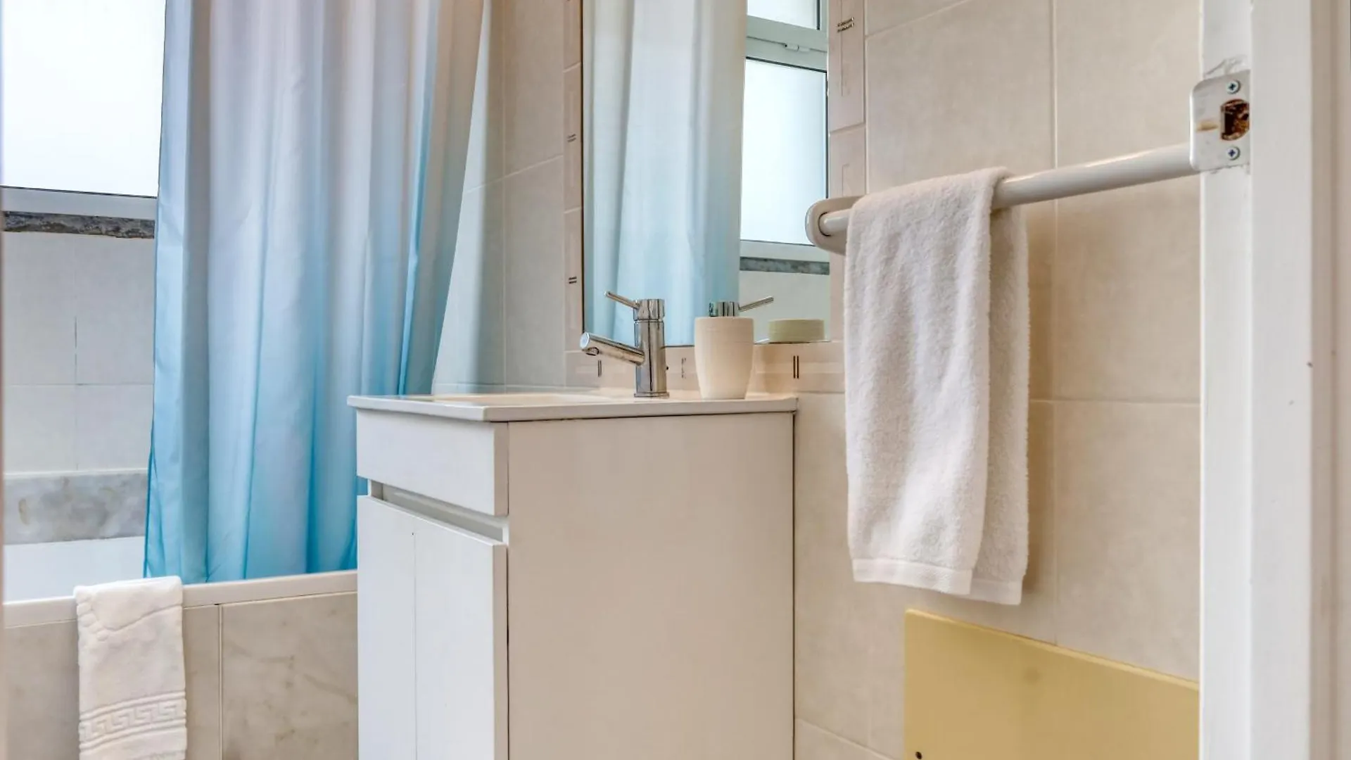 Апартаменты Baia Cliff View, A Home In Madeira Фуншал Португалия